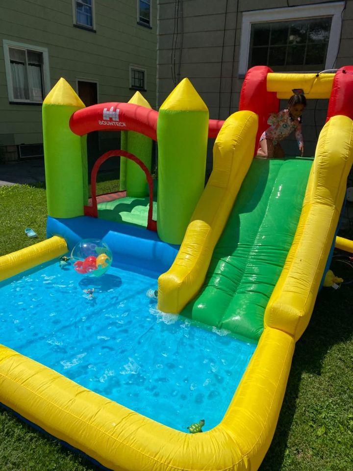 9.2' x 11.5' Bounce House with Water Slide