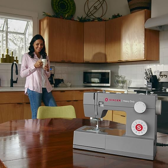 Singer Heavy Duty 4423 Sewing Machine, grey