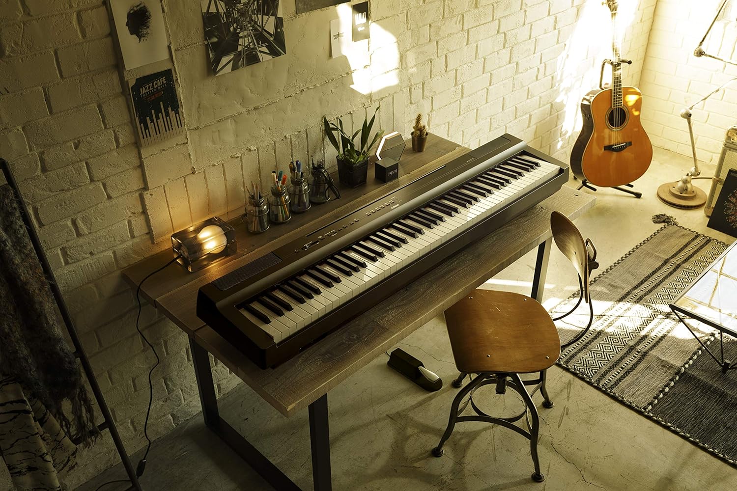 YAMAHA P125 88-Key Weighted Action Digital Piano with Power Supply and Sustain Pedal